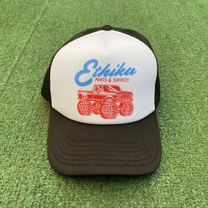 Ethika hat